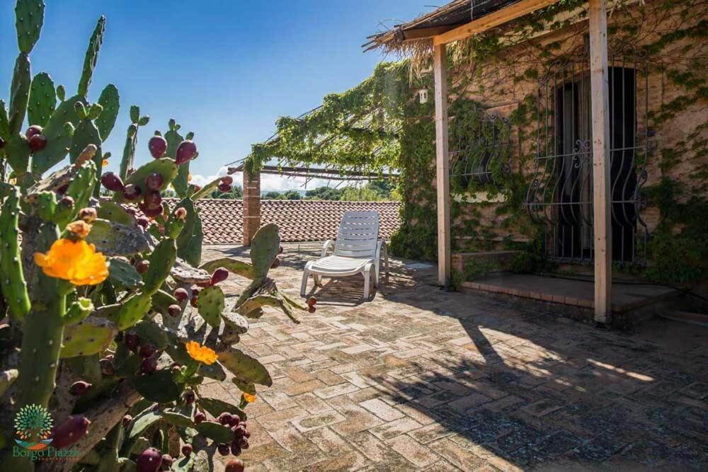 مبيت وإفطار كاتانزارو Borgo Piazza المظهر الخارجي الصورة