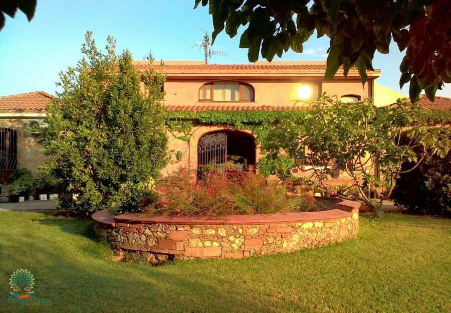 مبيت وإفطار كاتانزارو Borgo Piazza المظهر الخارجي الصورة